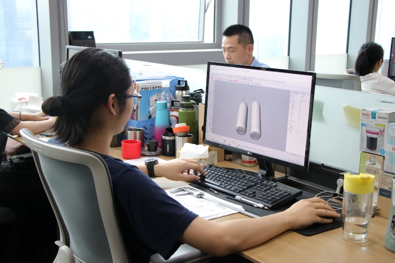 fully customized water bottles from 3d design